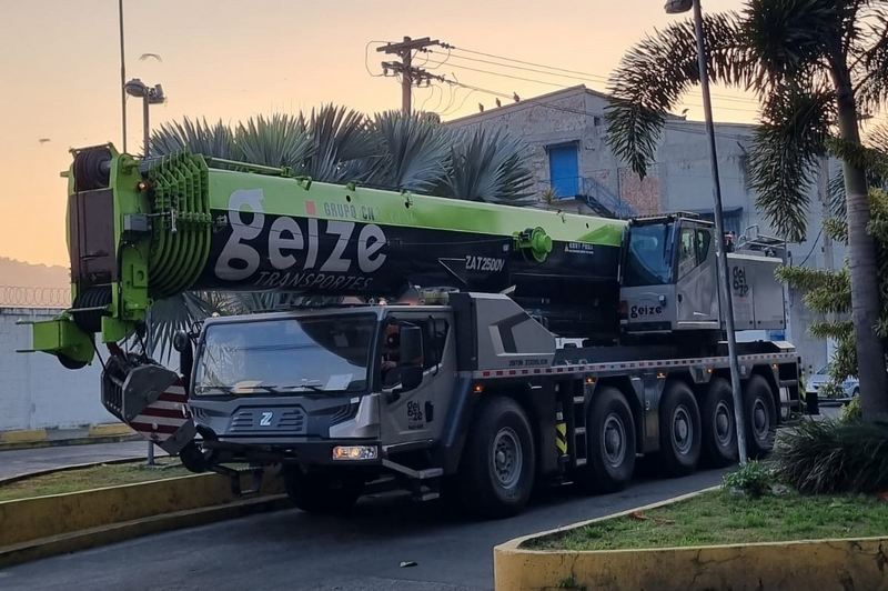 Conheça o Guindaste Zoomlion de 250 Toneladas da Geize Transportes